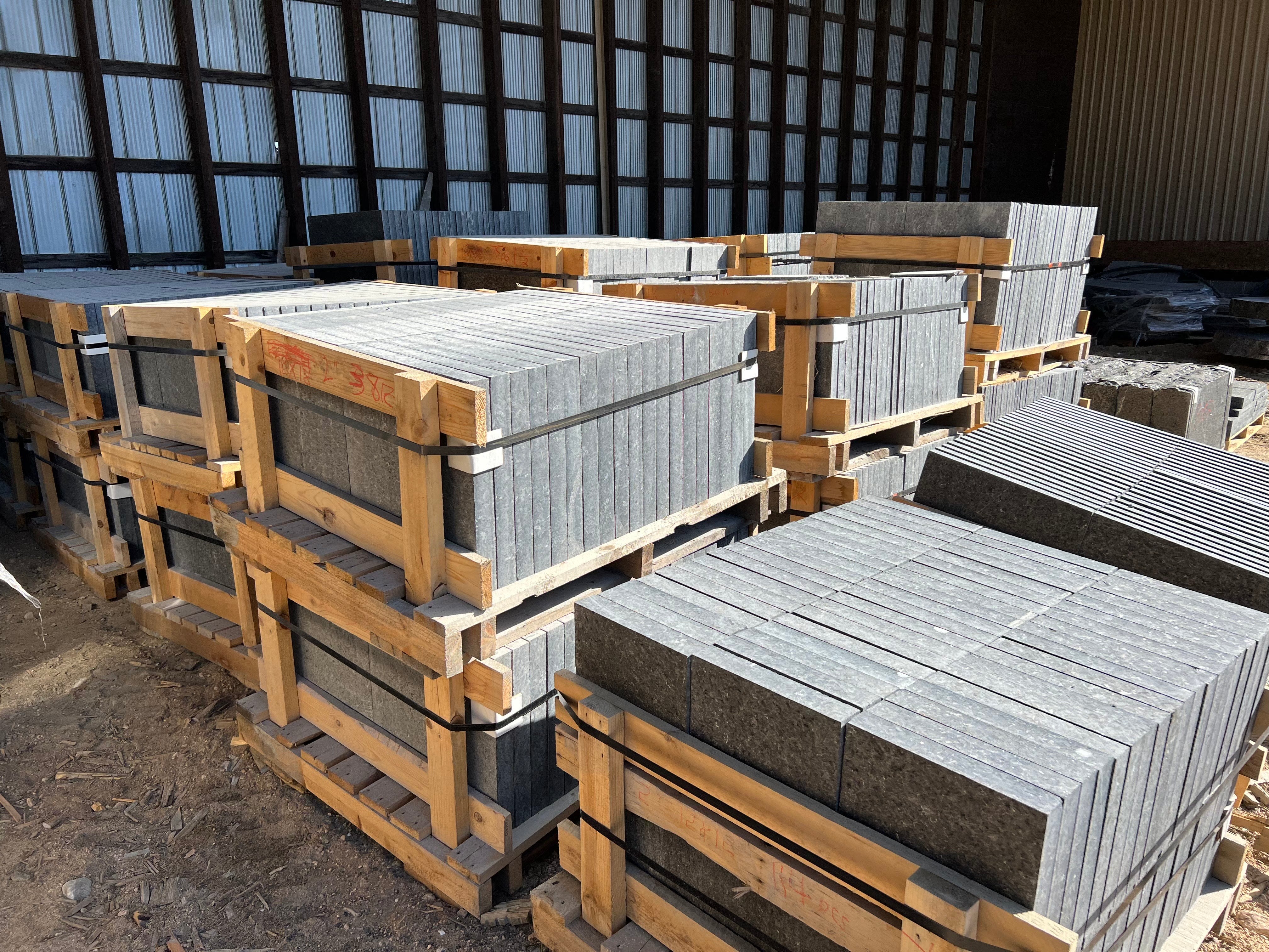 Square Cut Flagstone - Dana Black Granite