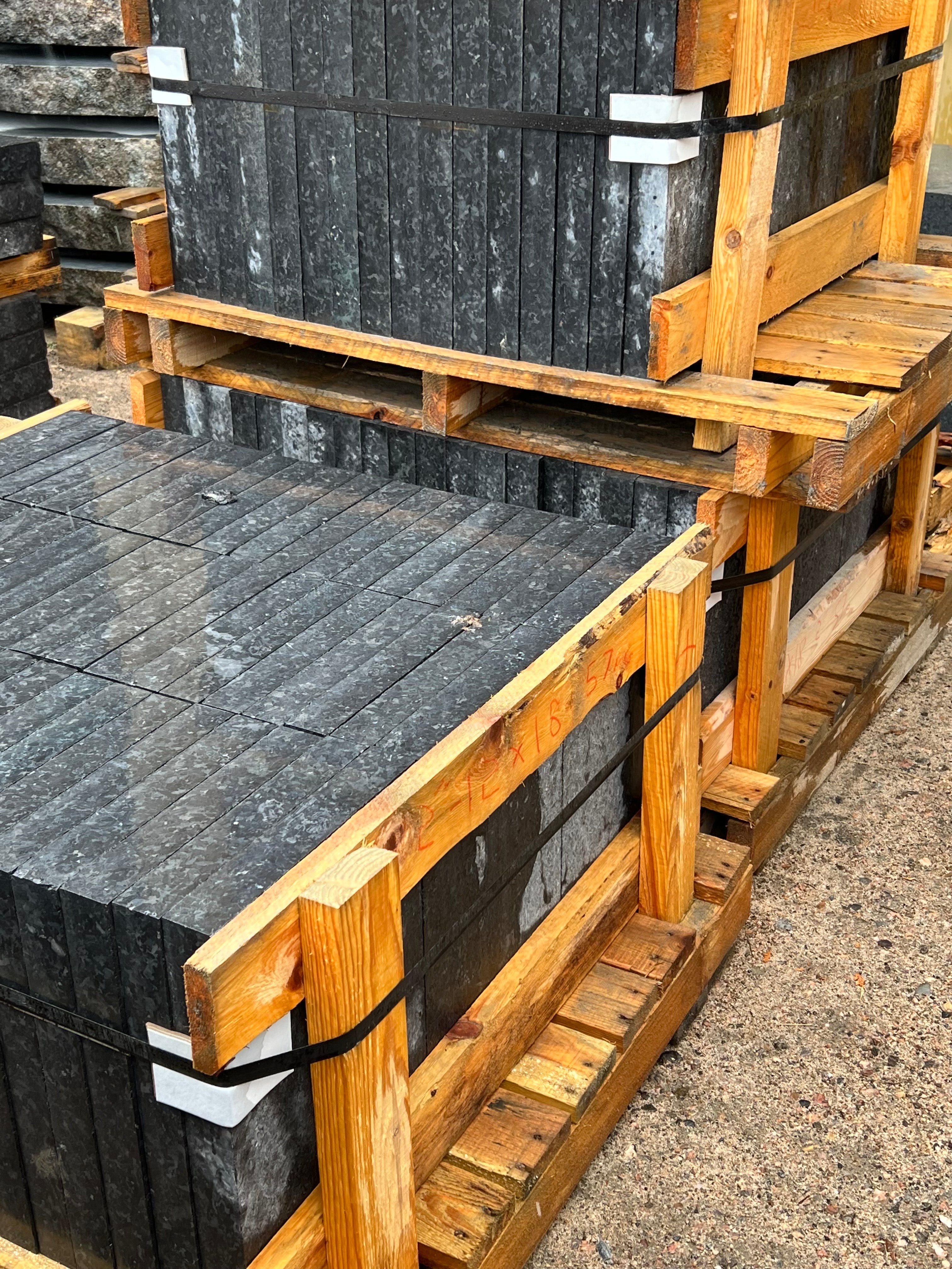 Square Cut Flagstone - Dana Black Granite