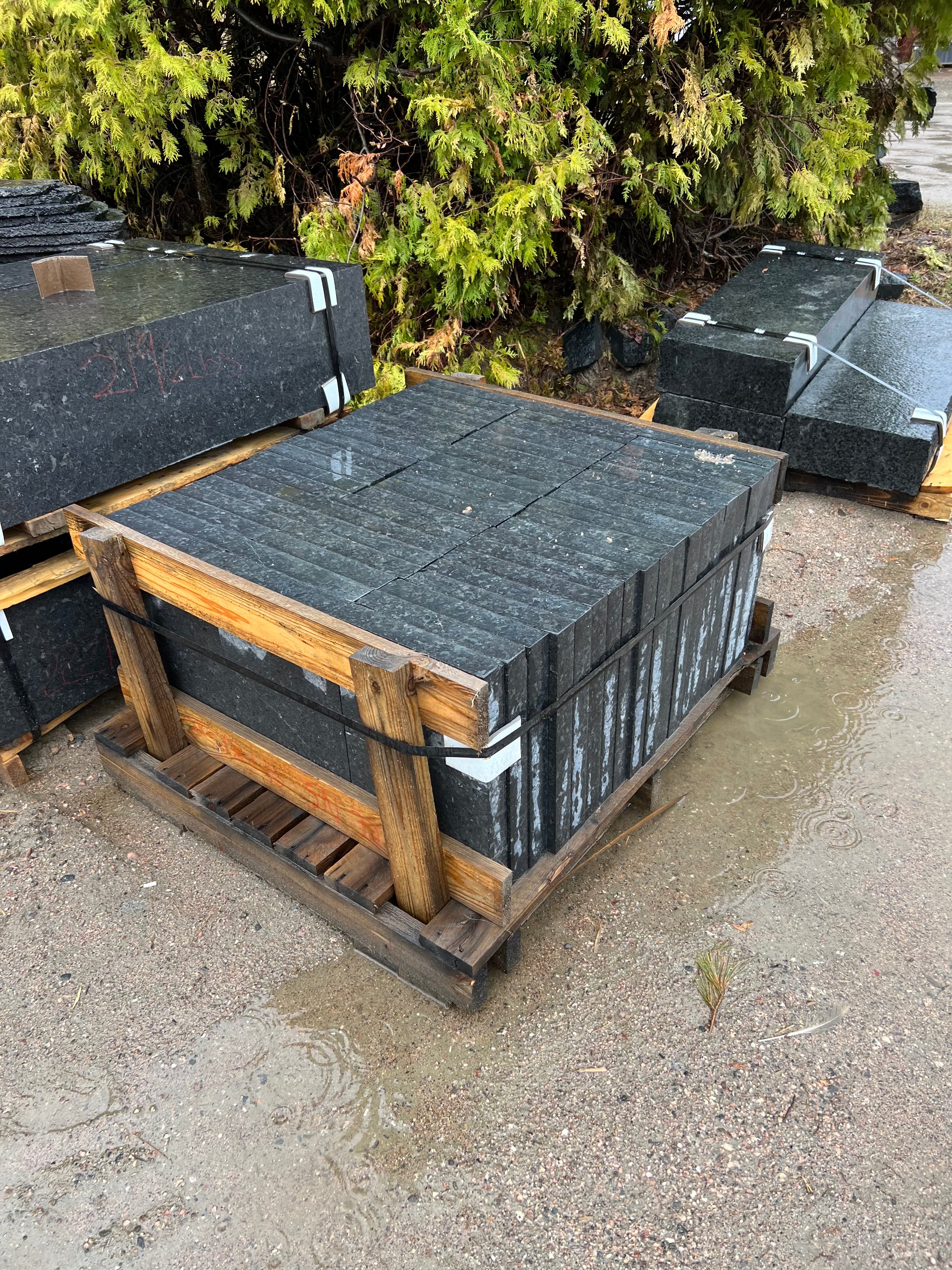 Square Cut Flagstone - Dana Black Granite